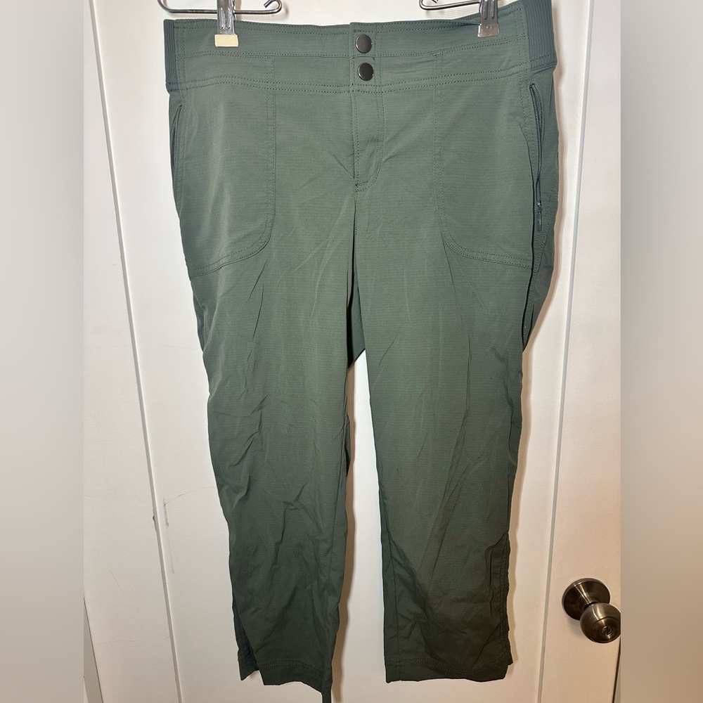 Athleta Trekkie Capri